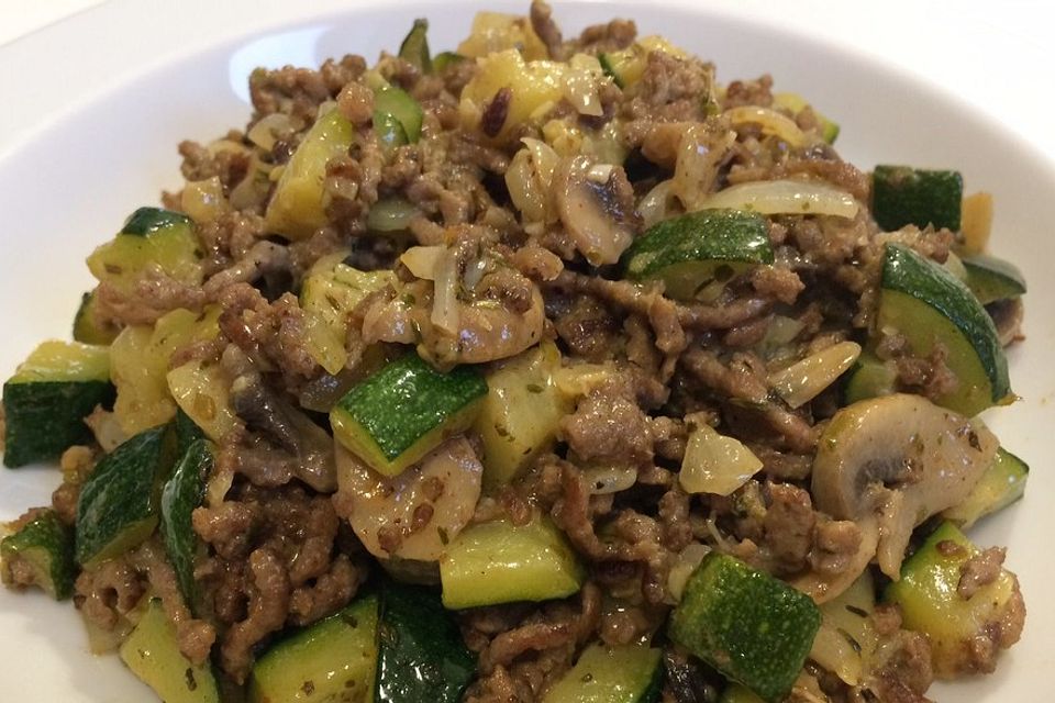 Zucchini-Hack-Pfanne mit Champignons