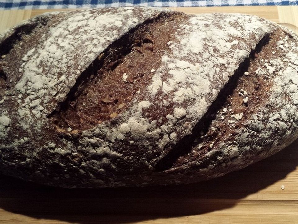Schwarzbrot mit Sauermilch von Sweethoneys12| Chefkoch