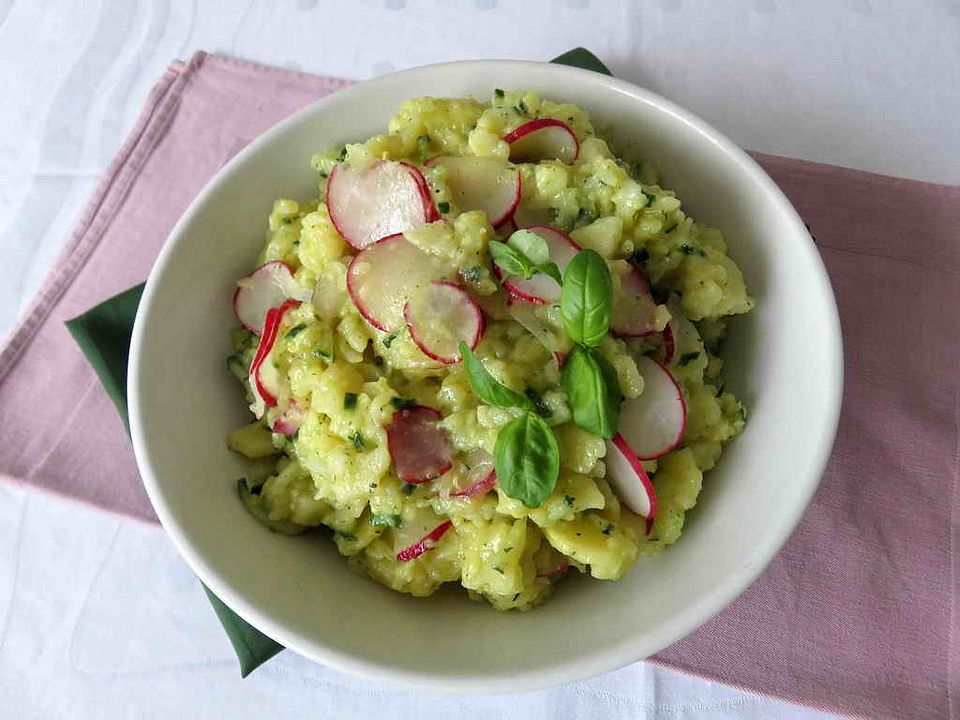 Kartoffelsalat mit Basilikum, Radieschen und Gurke von Juulee| Chefkoch