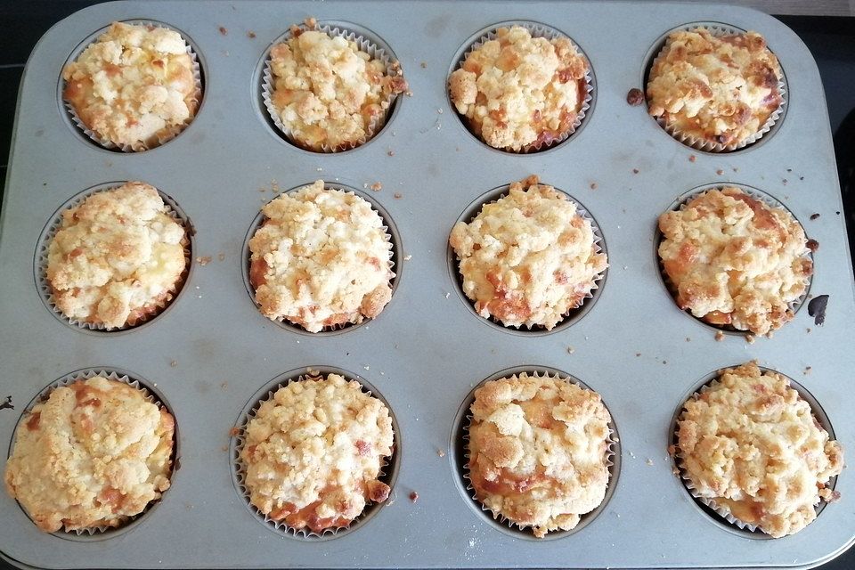 Apfelmuffins mit Mandeln und weißer Schokolade