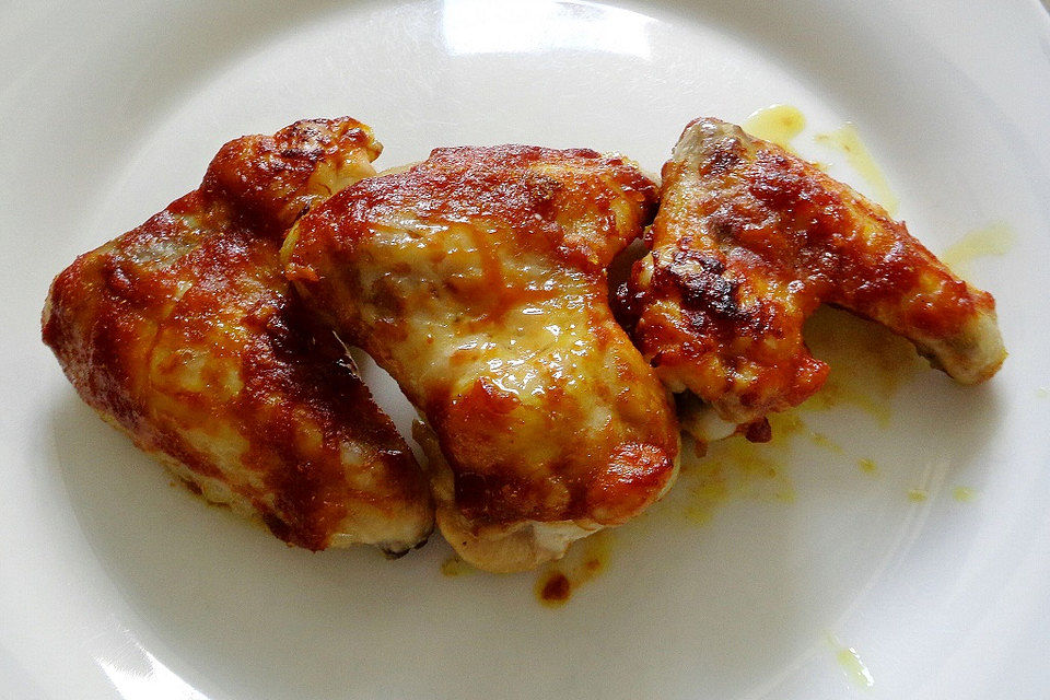 Hähnchenflügel oder Hähnchenunterschenkel in Honig-BBQ-Sauce