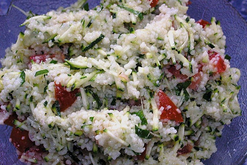 Zucchinisalat mit Couscous