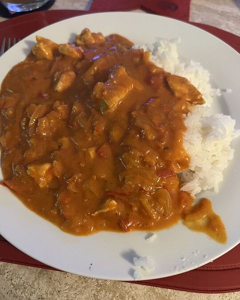 Hähnchen-Paprika-Gulasch Rezept – Braun Papenburg Hähnchen-Paprika-Gulasch Rezept – Braun Papenburg