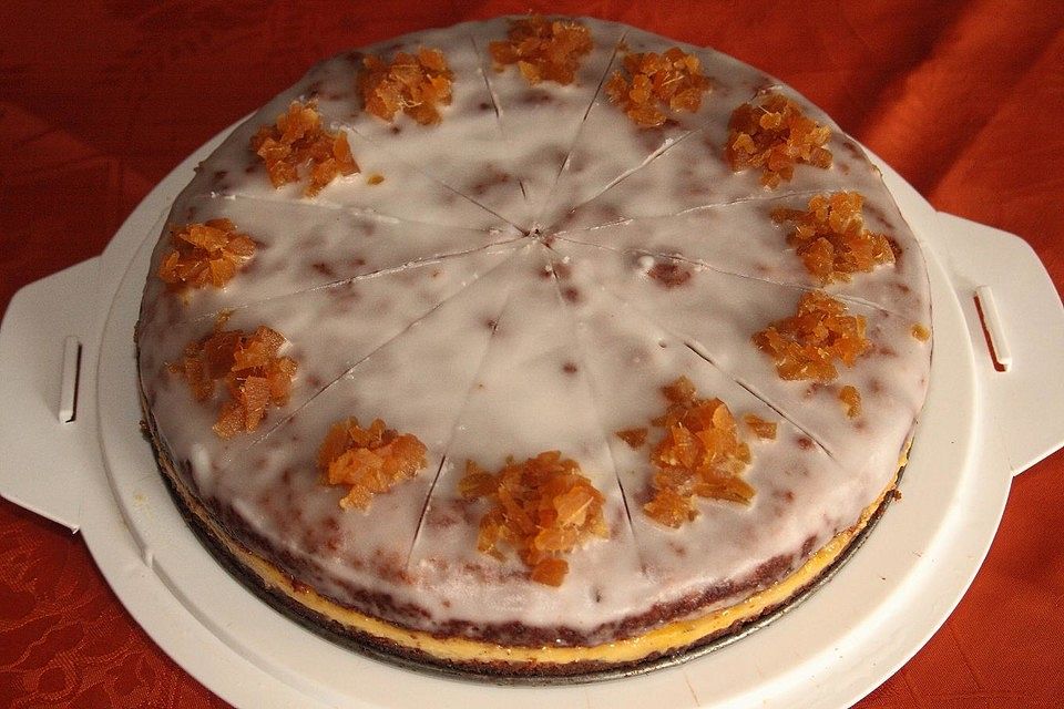 Ingwer-Haselnuss-Biskuitkuchen mit Mangocremefüllung