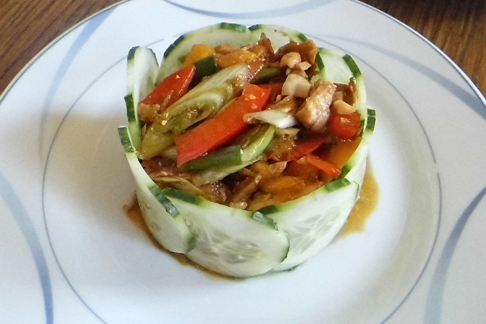 Asiatischer Hähnchensalat