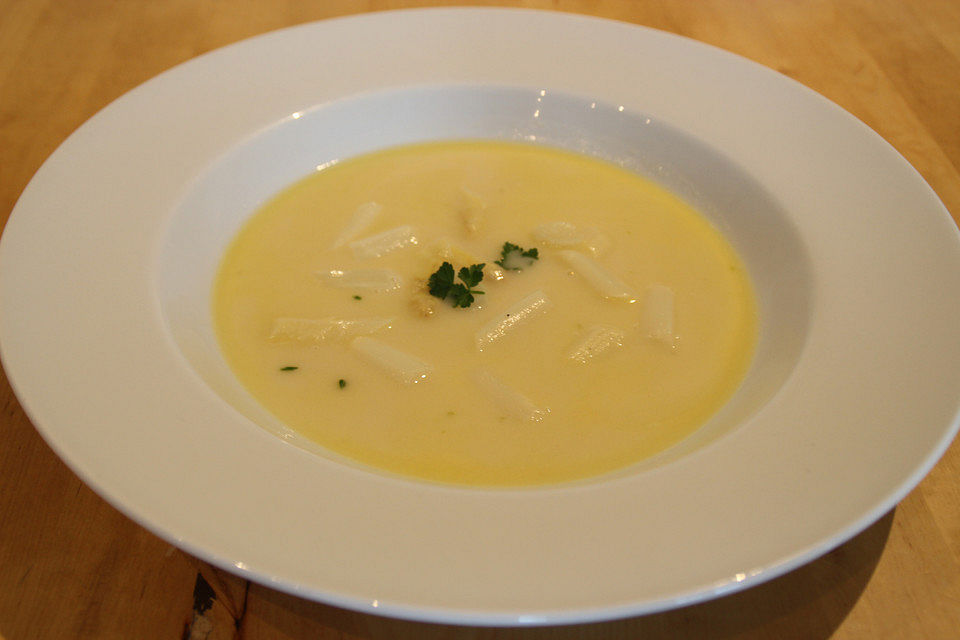 Kays Spargelcremesuppe aus Spargelschalen