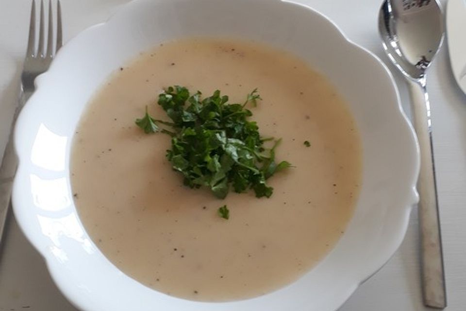 Kays Spargelcremesuppe aus Spargelschalen