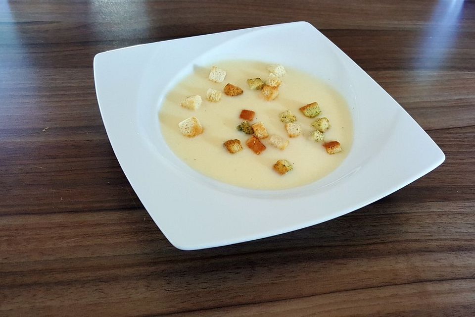 Kays Spargelcremesuppe aus Spargelschalen