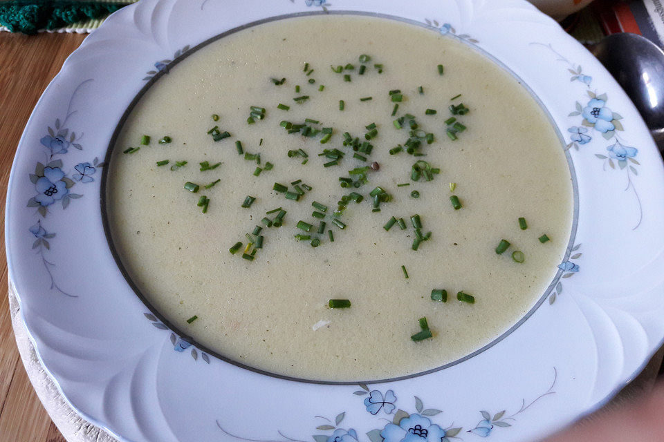 Kays Spargelcremesuppe aus Spargelschalen