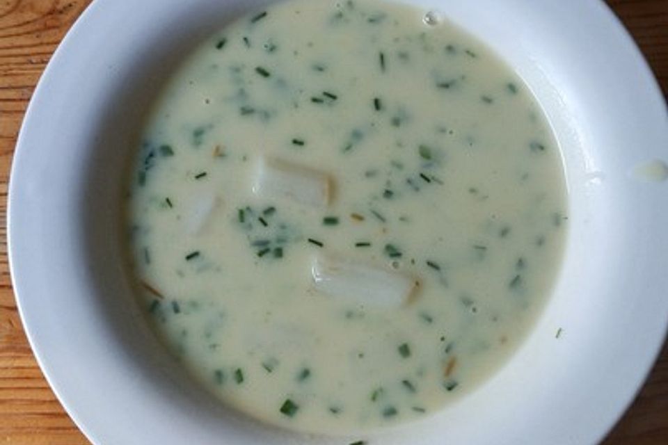 Kays Spargelcremesuppe aus Spargelschalen