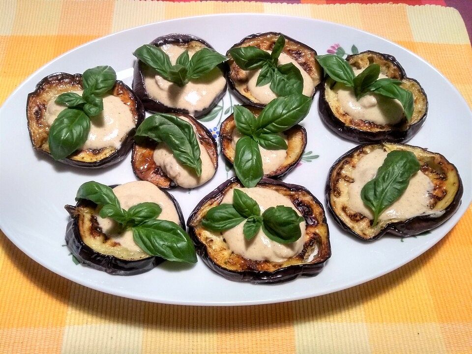 Auberginentaler mit Walnusscreme von friaufeck| Chefkoch