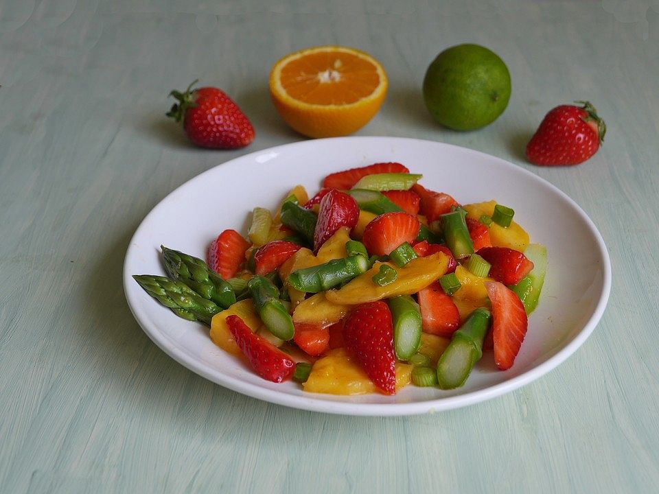 Spargelsalat mit Mango und Erdbeeren von ars_vivendi| Chefkoch