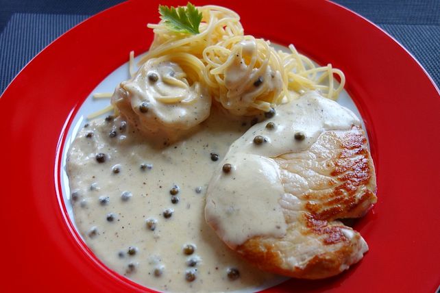 Schweineschnitzel mit Gorgonzolasauce und Fettuccine von LukasKochtYT ...