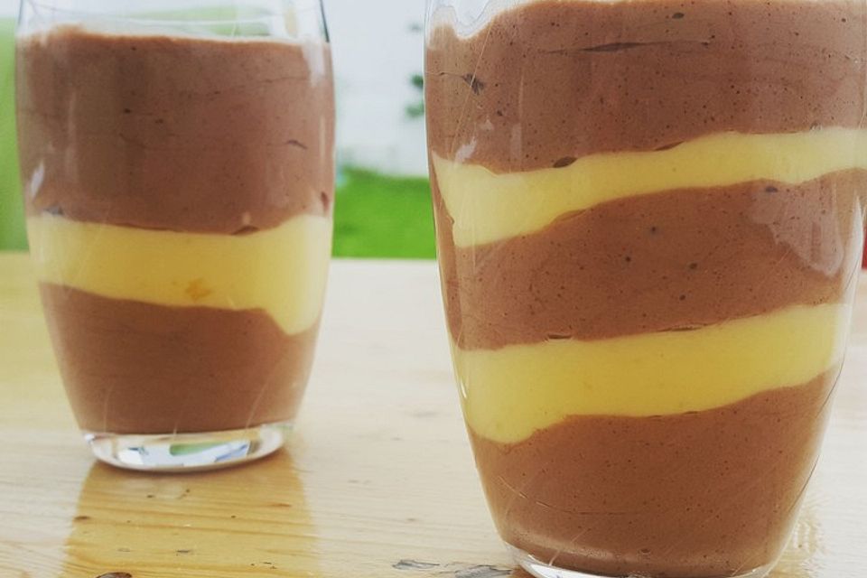 Schoko-Mango-Schichtdessert