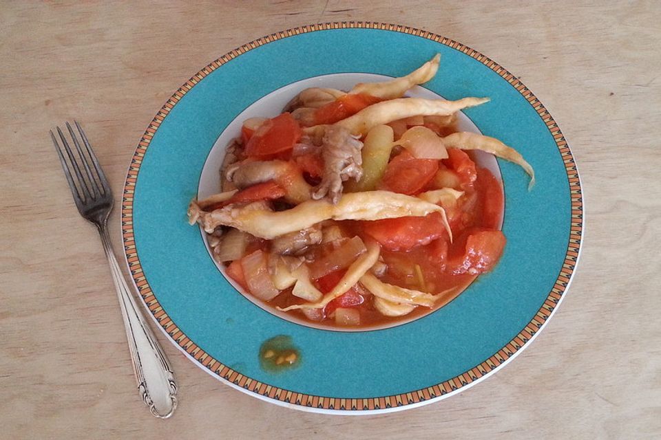 Austernpilzragout mit Tomaten-Zwiebel-Gemüse - vegan