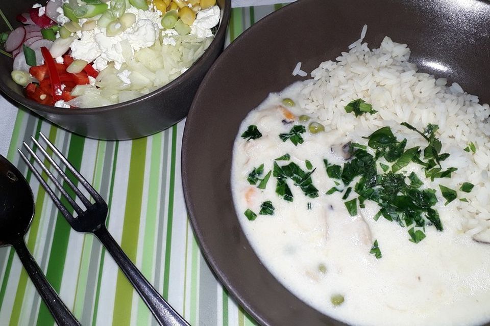 Hühnerfrikassee - Ragout aus Hühnchen, Spargel und Pilzen