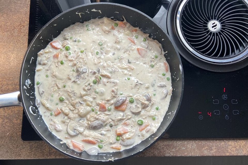 Hühnerfrikassee - Ragout aus Hühnchen, Spargel und Pilzen