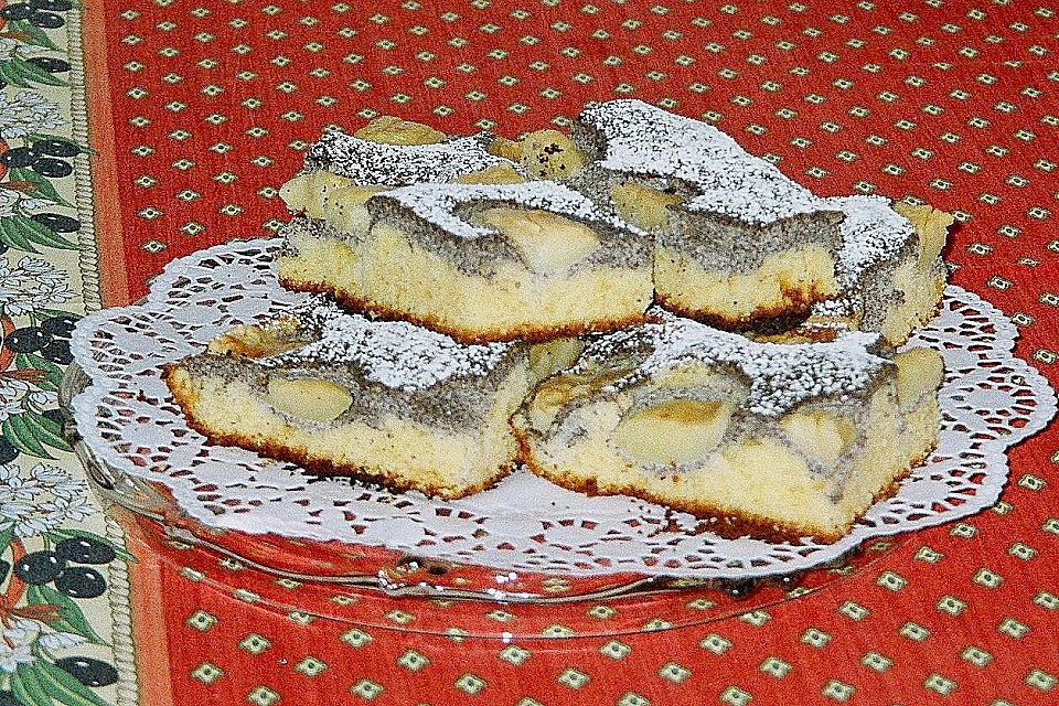 Apfel - Mohn - Marzipan Blechkuchen