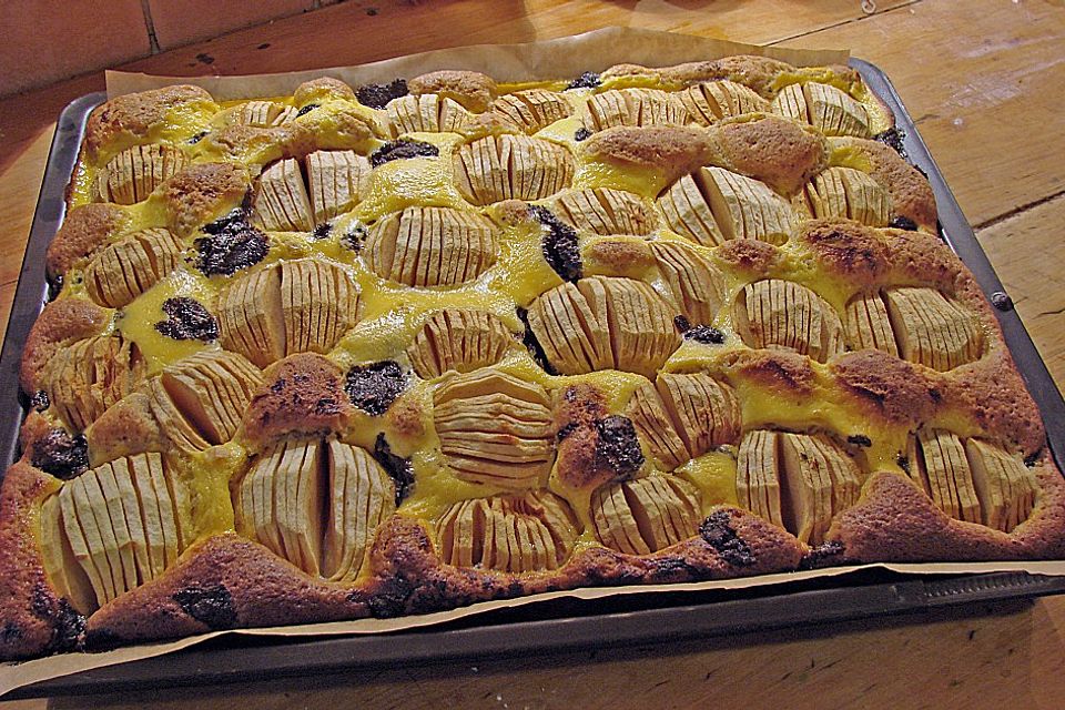 Apfel - Mohn - Marzipan Blechkuchen