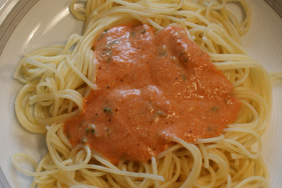 Spaghetti col Pesto alla Trapanese