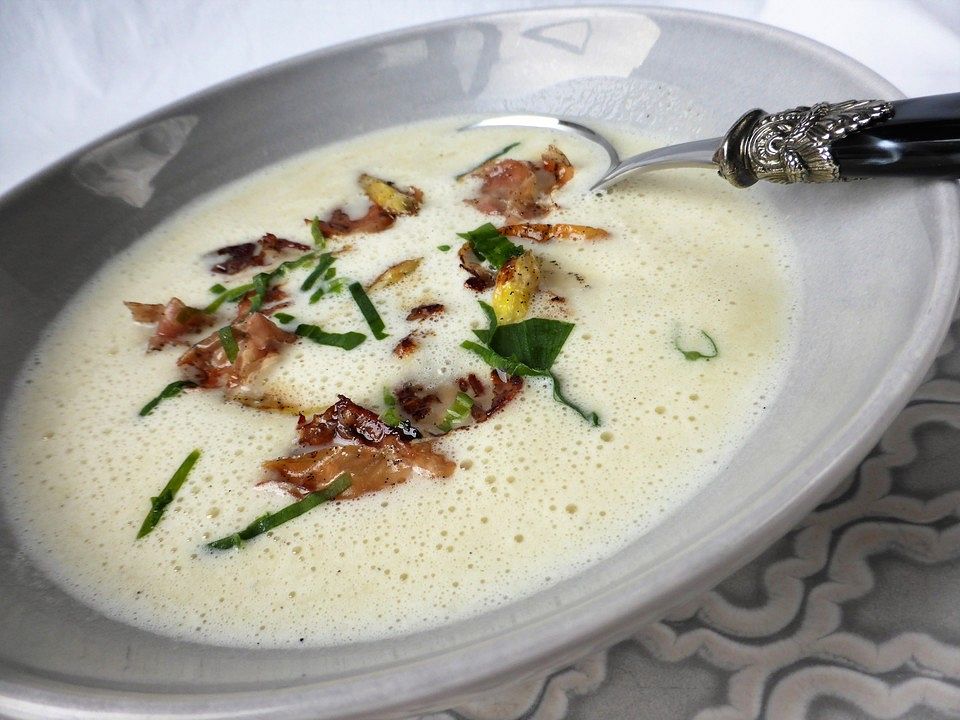 Spargelsuppe mit Vanille und krossem Parmaschinken| Chefkoch