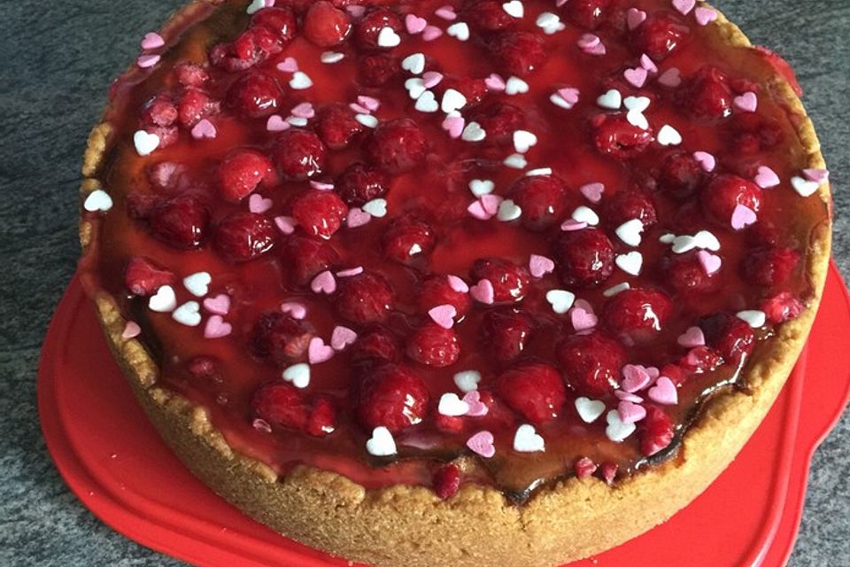 Käse-Mohn-Kuchen mit Himbeertopping