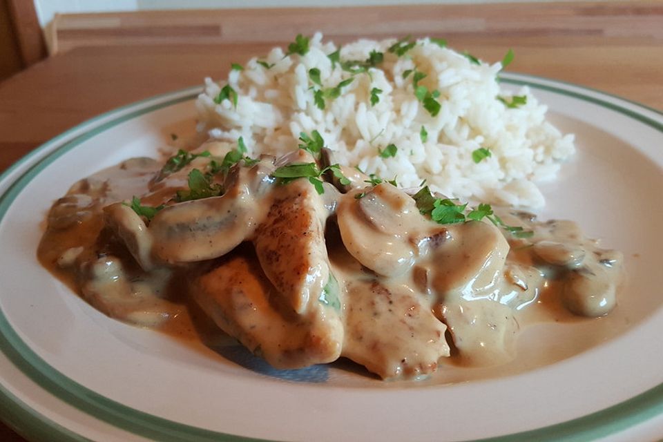 Hähnchenbrust mit Senf-Pilzsauce