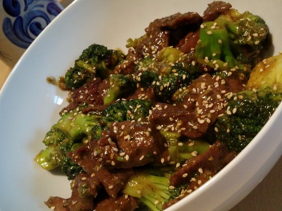 Chinesisches Rindfleisch mit Brokkoli in Austernsauce von Trombone99 ...