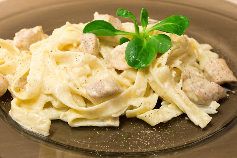 Tagliatelle con pollo