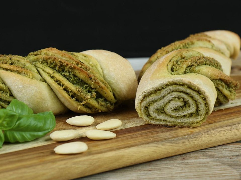 Pesto-Brot mit Basilikum von MrsFlury| Chefkoch