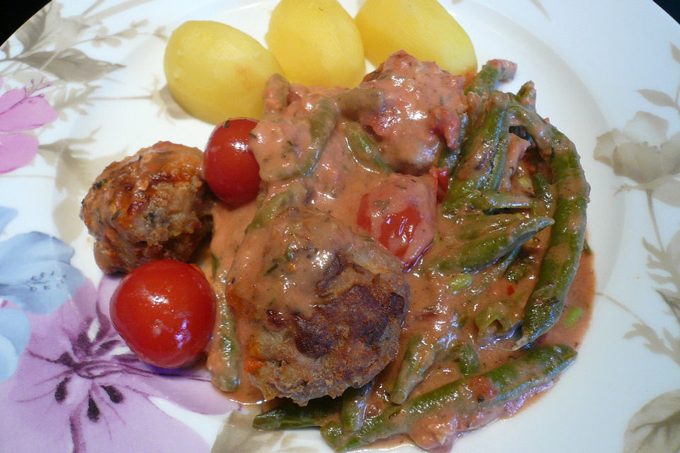 Bohnen - Mett - Auflauf in Tomatensahne