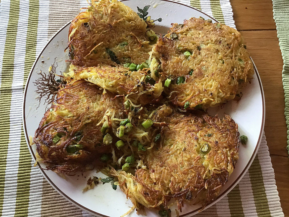 Spargelpuffer mit Schnittlauchdip von gypsy0201| Chefkoch
