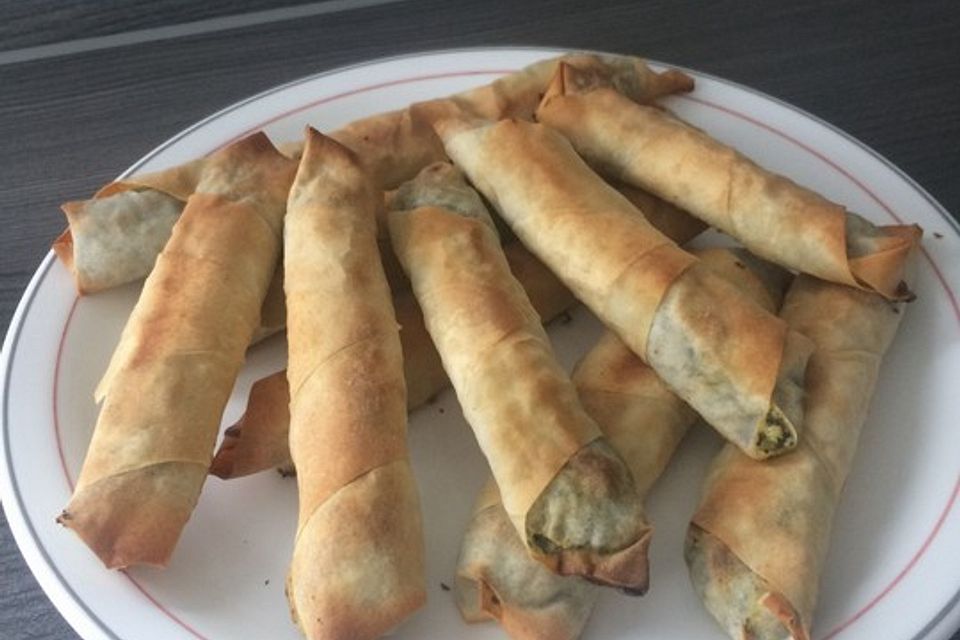 Sigara Börek mit Spinat und Feta Füllung