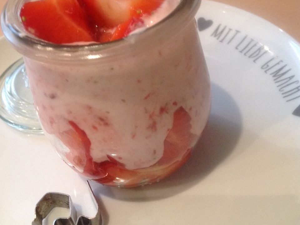 Das gesunde Müsli mit Erdbeerquark von FroNatur| Chefkoch