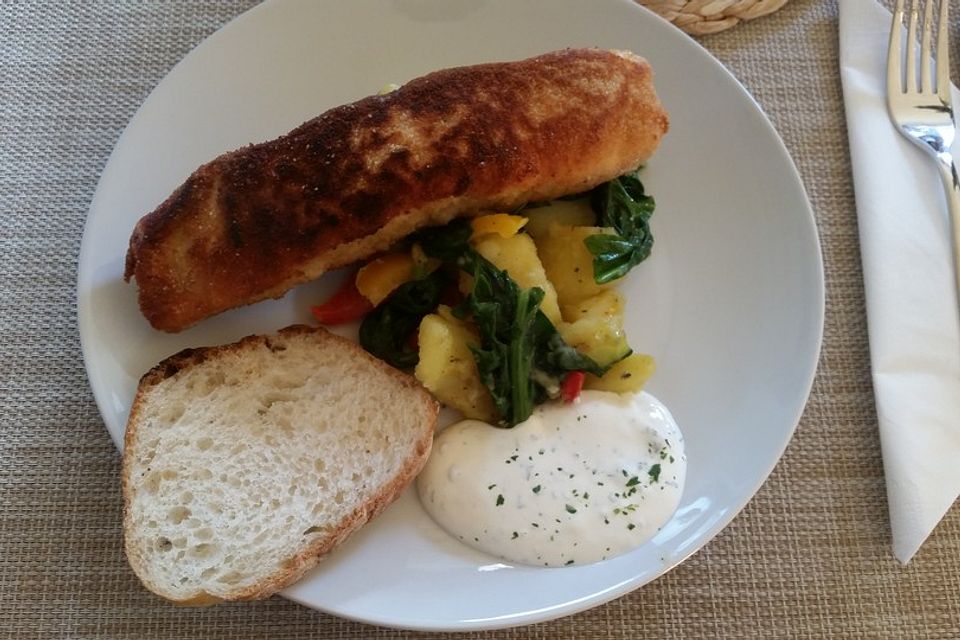 Lachs auf Spinatkartoffeln mit Kräuterdip