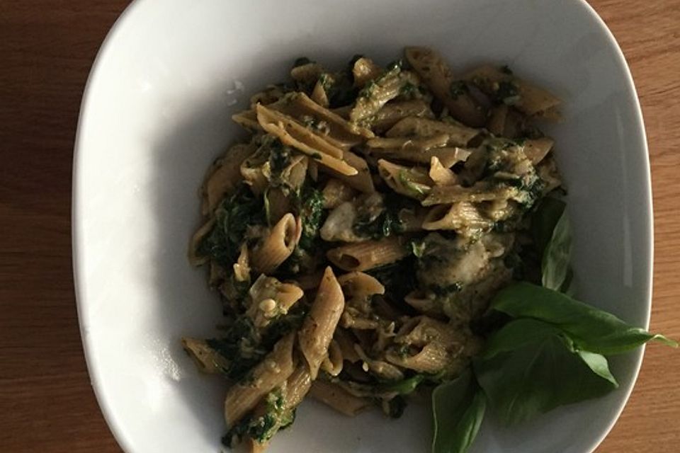 Penne in Thunfisch-Pesto