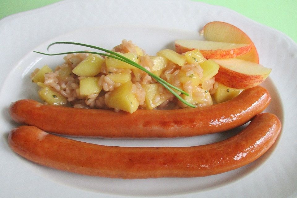 Apfel-Thymian-Risotto an gebratenen Geflügel-Wienern