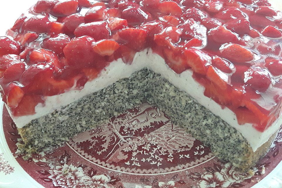 Erdbeer-Mohn-Torte Erdbeer-Mohn-Torte