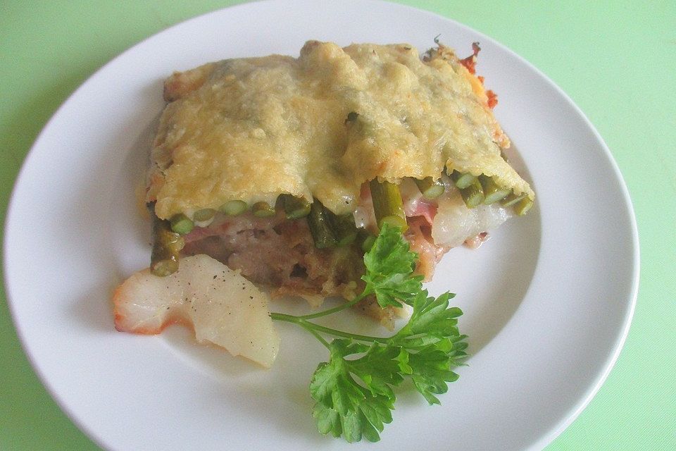 Spargel-Toast-Brötchen mit Kochschinken und Birne