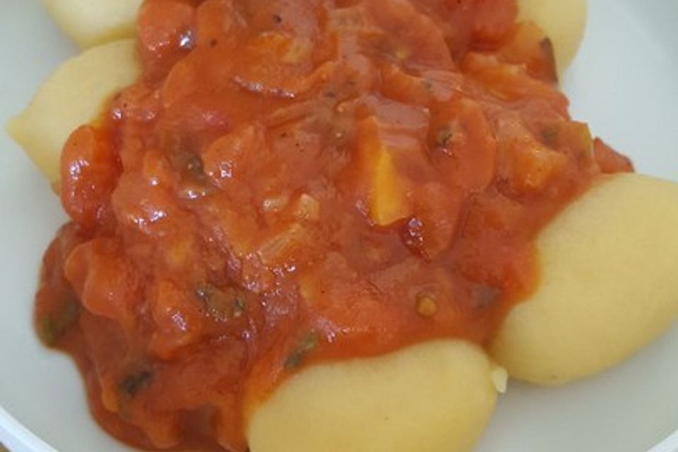 Tomatensauce mit Pastinaken