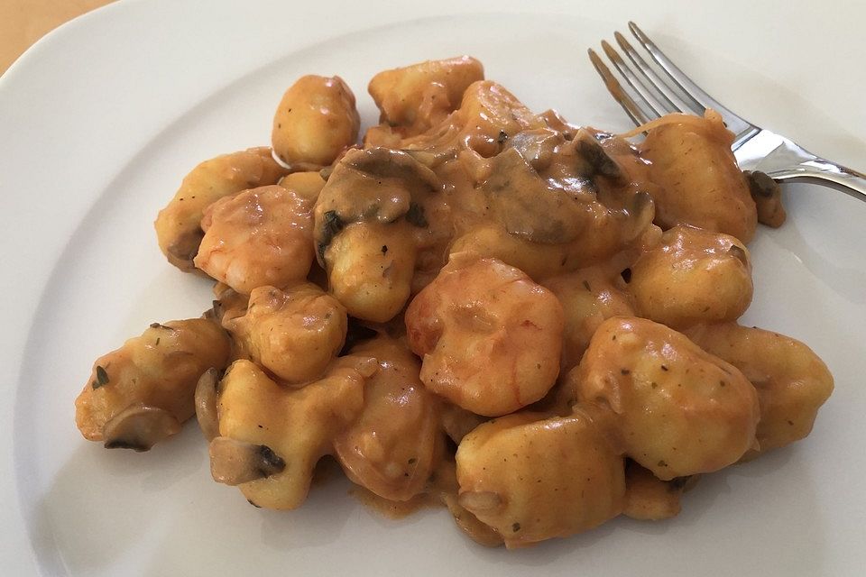 Garnelen-Champignon-Sahnesoße mit Gnocchi