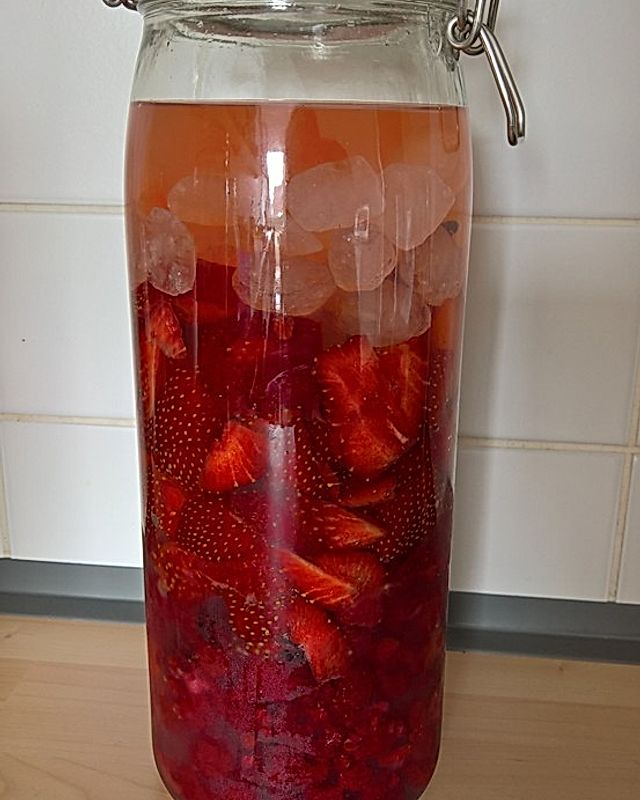 Tanjas Himbeer-Erdbeer-Zitronenlikör mit Vanillehauch