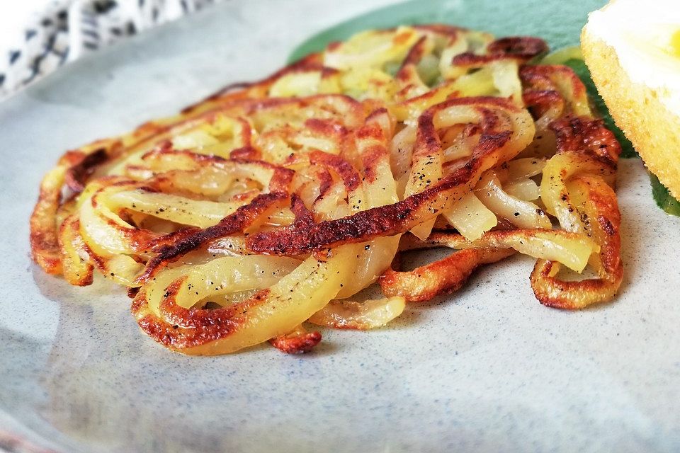 Kartoffelnudel-Rösti mit Apfelmus