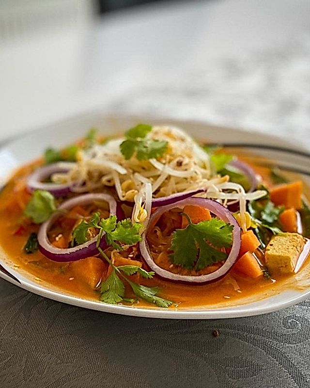 Vegane Thai-Curry Glasnudelsuppe