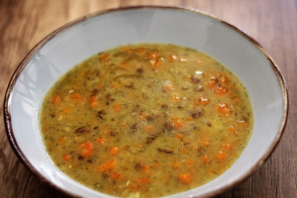 Großmutters ayurvedische Erbsensuppe (vegetarisch)