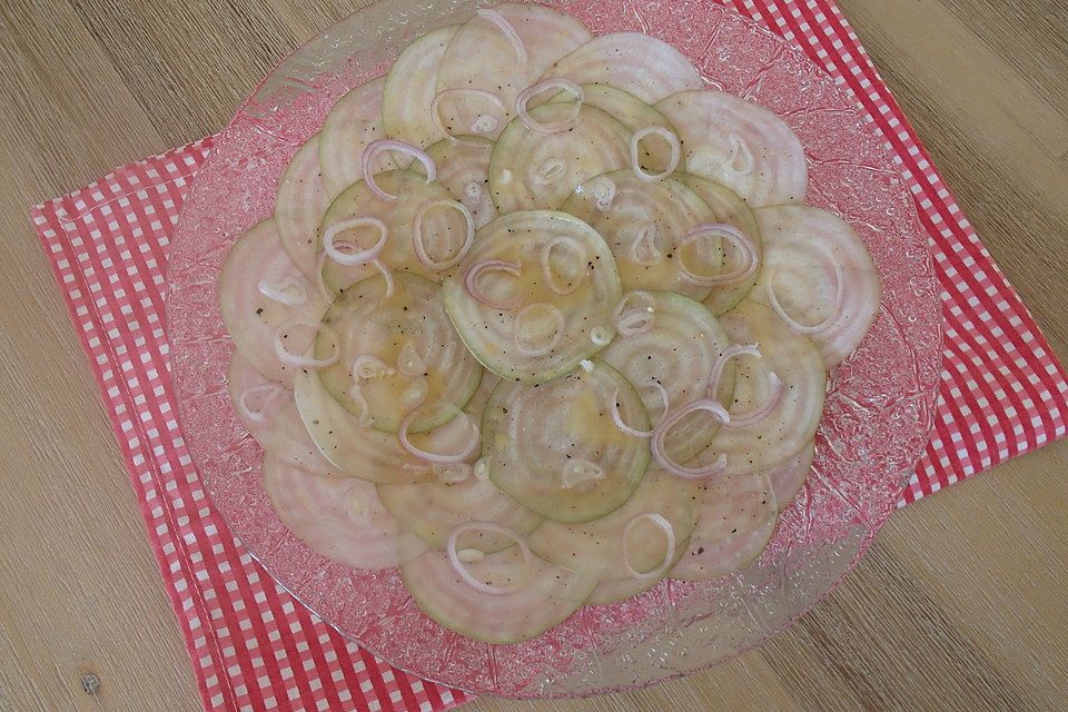 Mairüben-Carpaccio mit Honig-Senf-Dressing