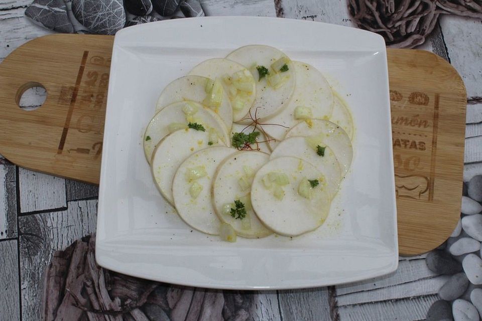 Mairüben-Carpaccio mit Honig-Senf-Dressing