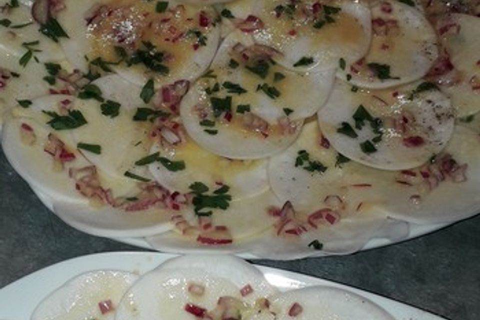 Mairüben-Carpaccio mit Honig-Senf-Dressing