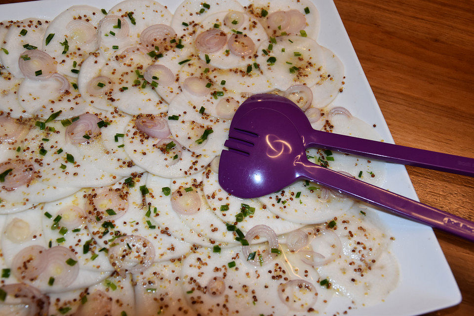 Mairüben-Carpaccio mit Honig-Senf-Dressing