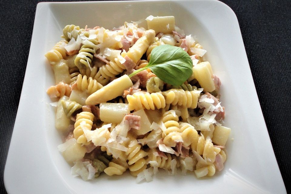 Ninis One Pot Pasta mit Spargel